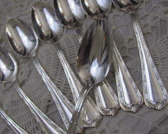 Silverware Set 8 Silver Plate Teaspoons Matching Pattern // International