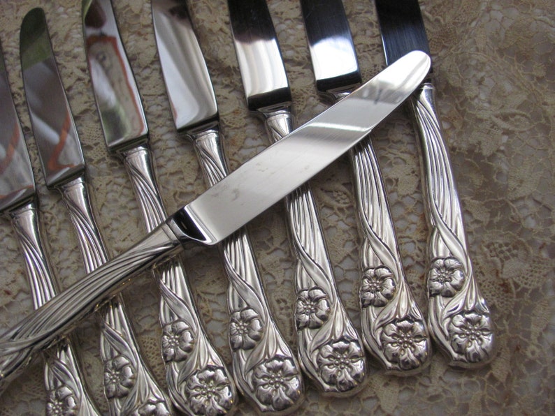 Set of 8 Silver Plate Hollow Handle Dinner Knives Trillia Pattern 1994 Trillia Knives