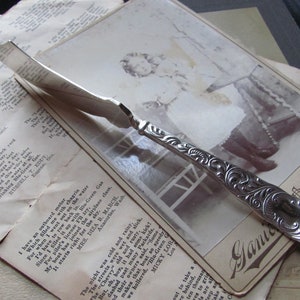 Schöne Silberplatte Twisted Master Buttermesser - Monarch Muster 1899 // Viele andere zur Auswahl in meinem Shop