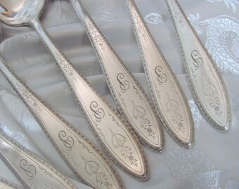 Argosy Pattern 1926 // Set of 8 Matching Silver Plate Teaspoons Spoons MONO P // Vintage Antique Silverware Flatware Cutlery