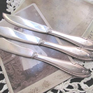 Providence // Set of 3 Antique Silver Plate Spreader Butter Knives - Gorham Providence Pattern 1920 - Monogrammed