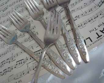 Primrose  // 6 Silver Plate Salad Dessert Cake Forks Silverware Flatware // No Mono Wm Rogers & Son