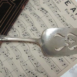 King Edward Mönster // Vintage Silverpläterad Piercad Pajkaka Dessert Serveringsset - Många andra att välja mellan i min butik! Silverbestick