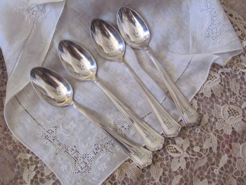 Hudson 1917 Silverware Set 4 Silver Plate Teaspoons Matching Pattern Wallace Mogogrammed M
