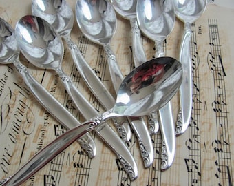 Leilani Pattern // Set of 8 Silver Plate Teaspoons Tea Spoons - 1847 Rogers // Vintage Antique Silverware Flatware Cutlery