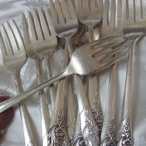 Evening Star 1950 Pattern // Set of 11 Silver Plate Salad Forks Silverware Flatware No Mono // Community image 4
