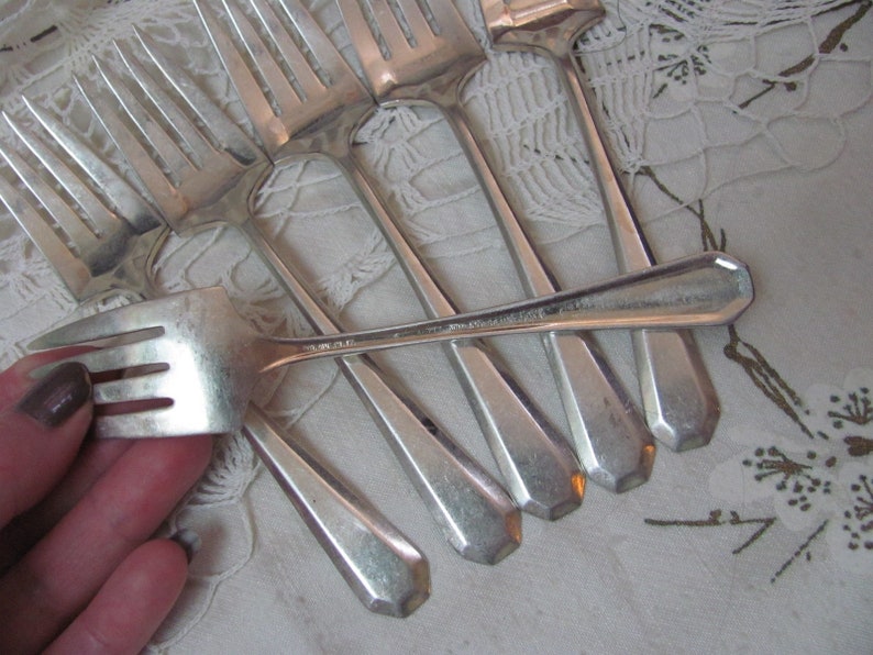 Lincoln Pattern // Set of 6 Silver Plate Salad Forks Silverware Flatware No Mono // Wm Rogers Mfg image 3