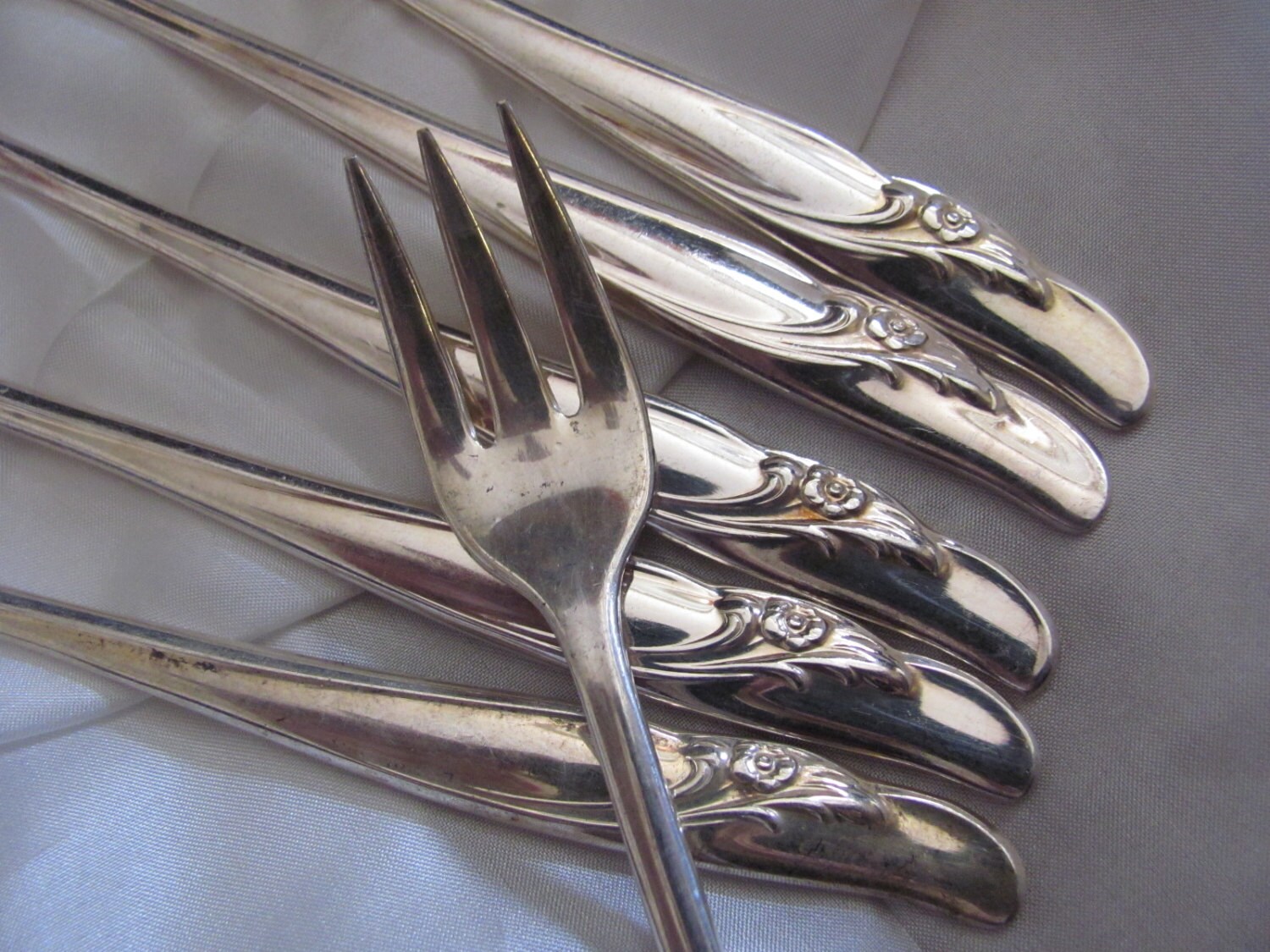 Exquisite Crab Forks Set of 6 Silver Plate Crab Seafood Etsy
