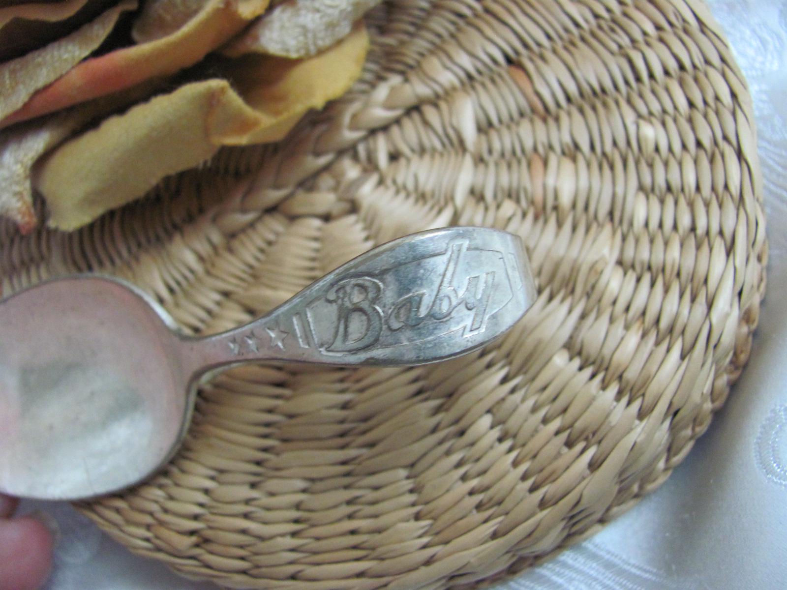 ヴィンテージ ベビー スプーン シルバープレート シルバープレートの小さな赤ちゃん用湾曲したスプーン // ヴィンテージ