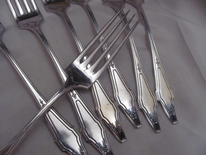 Holmes /& Edwards Hostess Pattern 7 Antique Silver Plate Luncheon Forks
