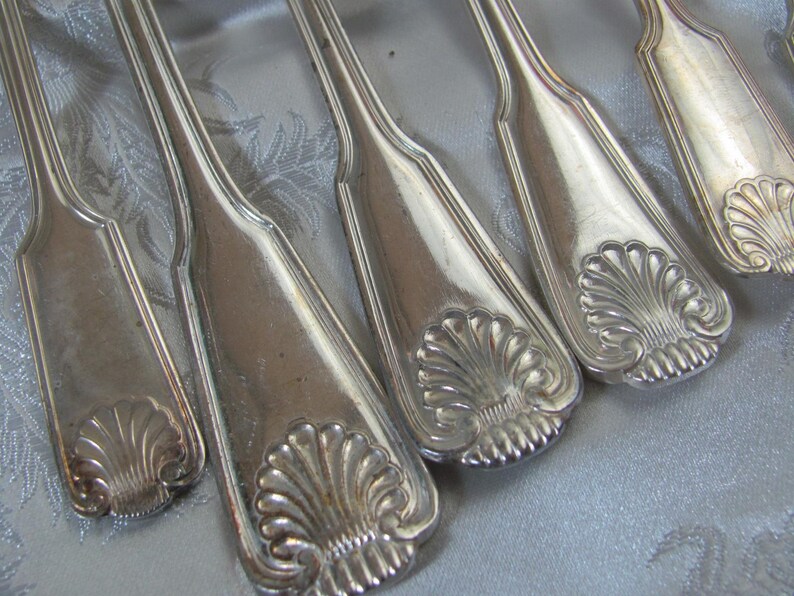 Forks Silverware - Set of 7 Silver Plate Salad & Dinner Forks - Fiddle ...
