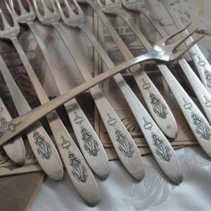 Bird of Paradise Pattern // 11 Silver Plate Crab Seafood Shellfish Cocktail Oyster Pickle Olive Forks // Community Silverware Flatware