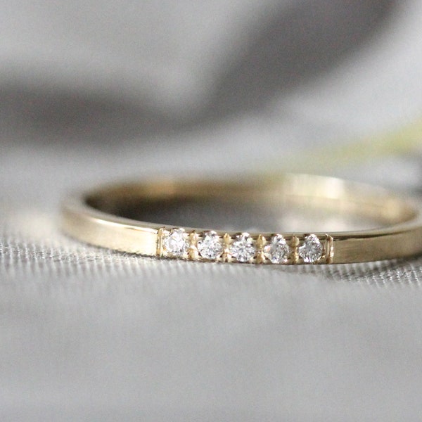 14k Solid Gold Diamond Ring, Micro Set shared prong, Diamond Thin Band