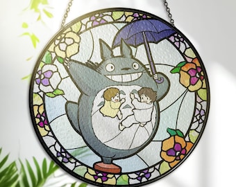 Apanhador de Sol de Vidro "Meu Vizinho" – Arte em Vidro do Studio Ghibli – Decoração de Janela Impressa – Decoração de Parede Espírito da Floresta – Presente para Fã de Anime