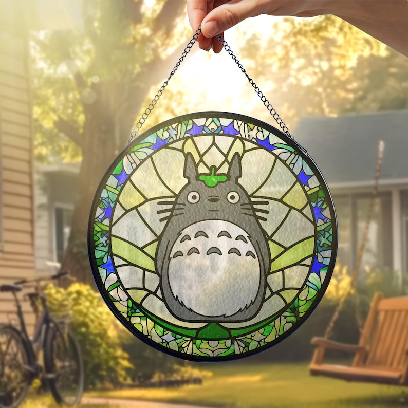 Solfångare i glas i skogsanda – Min granne-inspirerad glaskonst – Studio Ghibli – Fönster- och väggbonad – Gåva till animeälskare bild 6