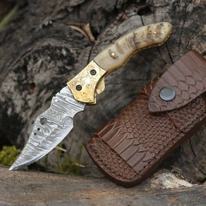 Damascus Folding Knife, Pocket Folding Knife, Handmade Folding Knife, Camping Knife, Hunting Knife, Pocket Knife, Anniversary Gift.