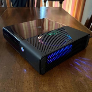 320GB | RGH3 Xbox 360 E | RGB LEDs xLume | New Thermal Paste | Cleaned
