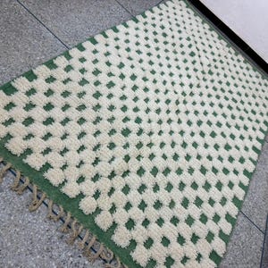 Handmade Moroccan Berber Checkered Rug: Green and White Wool