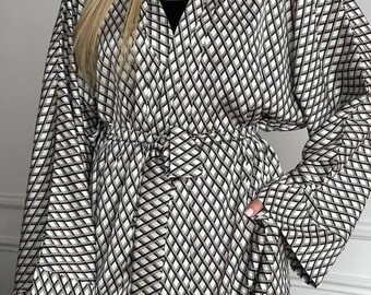 Silk Pajama Set: Women&#39;s Lounge Robe & Trousers - Bridal Gift