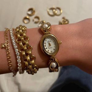 Elegant Vintage Gold Watch with Pearls
