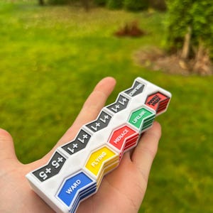 40 fichas magnéticas personalizadas, texto y colores totalmente personalizables.