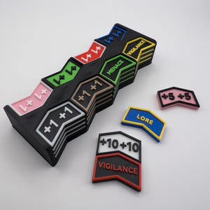 32 fichas magnéticas personalizadas, texto y colores totalmente personalizables, compatibles con todos los TCG/MTG