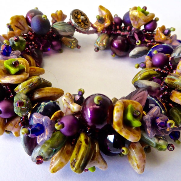 Garden Party Floral Bracelet Set In Fuchsia