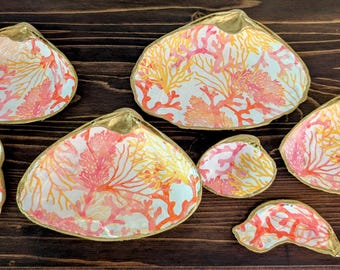 Coral Reef Shell Trinket Dish – Hand-Decoupaged Gold-Edged Ring Dish – Coastal Ocean-Inspired Jewelry Holder