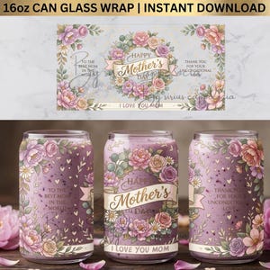 Op de afbeelding: Drie 473ml glazen wikkel voor blikjes met een bloemenontwerp voor Moederdag. Elke wikkel heeft een paarse achtergrond, een bloemenkrans en de tekst "Happy Mother's Day". Extra tekst is onder meer "Voor de beste moeder ter wereld", "Bedankt voor je onvoorwaardelijke liefde" en "Ik hou van je mama".
