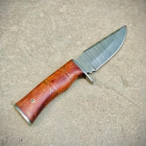 HANDMADE Damascus Steel Hunting Knife  ,  Custom Full Tang Tracker Knife WITH Exotic Handle  , Beautiful Knife  , Valentine's Day Gift