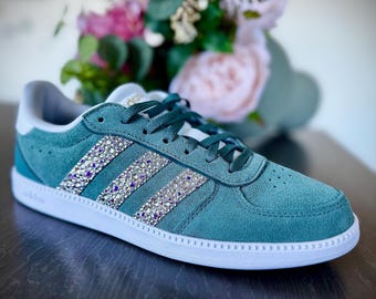 Glam Crystal Sneakers – Scarpe statement personalizzate e decorate a mano
