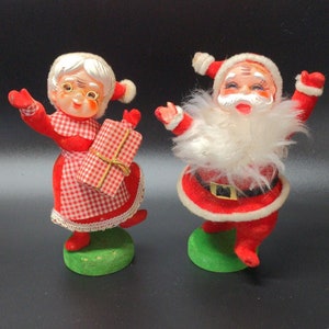 REDUCED FREE SHIPPING Vtg Pair Mid Century Flocked Santa and Mrs Claus Small Christmas Holiday Decor Figures