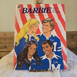 FREE SHIPPING Vtg 1981 Barbie and Her Friends All Sports Tournament UNCUT Paper Doll Book, Like New