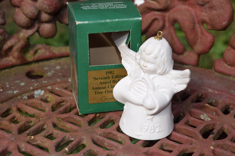 NIB FREE SHIPPING Vtg Goebel 1982 Seventh Edition Angel Bell Annual Christmas Tree Ornament