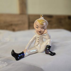 FREE SHIPPING Vintage Mid Century Small Ceramic Holland Mold Sitting Pixie Elf 1967 Figure