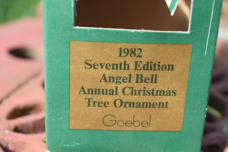 NIB FREE SHIPPING Vtg Goebel 1982 Seventh Edition Angel Bell Annual Christmas Tree Ornament