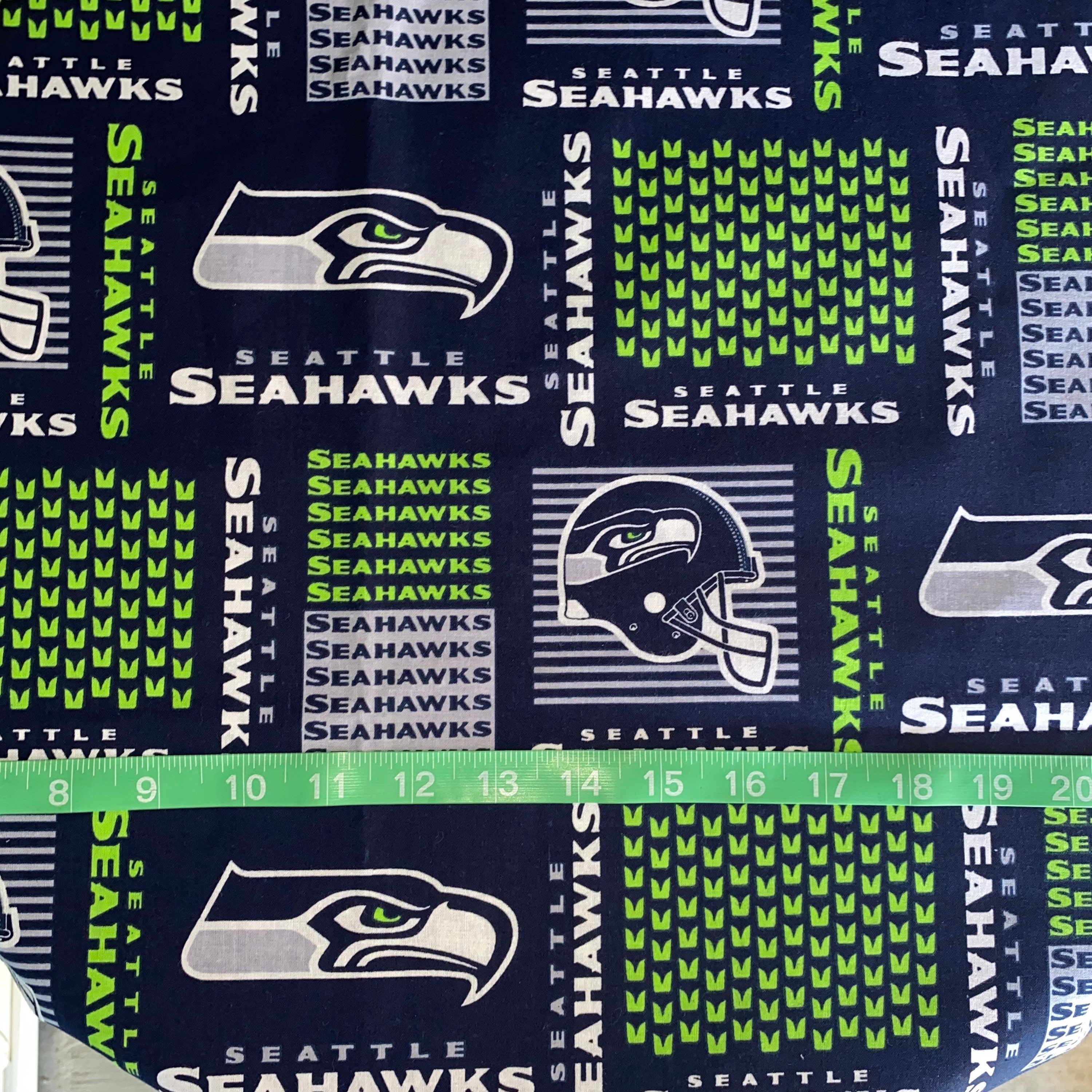 La Grande Onda Toppa Ironica Gigante Seattle Seahawks 5x10,5 Pollici - Per Giubbotti, Zaini E Passione NFL Patch Ironica NFL 5x10.5 - Foto 4