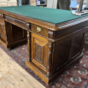 Victorian Oak Pedestal Desk – Gothic Revival – Circa 1870, England – Green Baize Top, Corinthian Columns