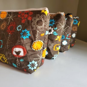 Quilted Cosmetic Bag, Retro Pattern - Medium Size Travel Pouch with zipper, Cosmetic Bag, Toiletries bag, fabric bag