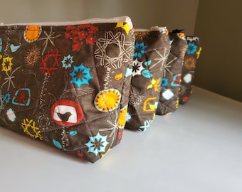 Quilted Cosmetic Bag, Retro Pattern - Medium Size Travel Pouch with zipper, Cosmetic Bag, Toiletries bag, fabric bag