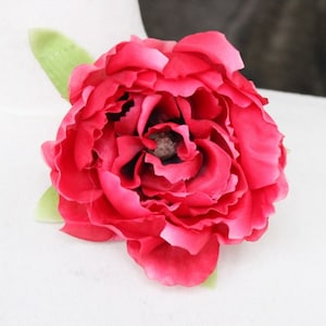 Cute silk   flower  with  clip back 1 piece listing
