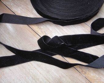 Cute velvet trim black  color 3  yard listing