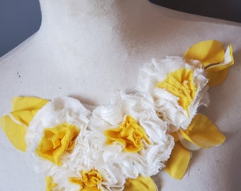Cute embroiderd  chiffon  flower    applique   1 pieces listing