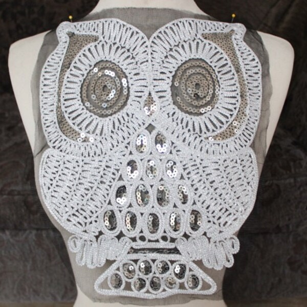 Cute owl applique    embroidered   with   sequence    1 pieces listing