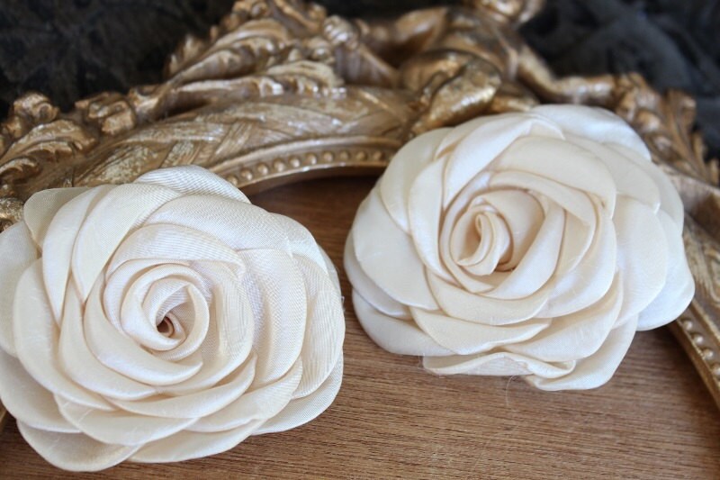 Small flower ivory slip