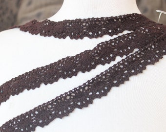 Very cute brown color crochet lace  3  yard listing 1 inch wide