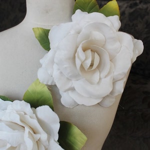 Cute    flower     1 piece listing