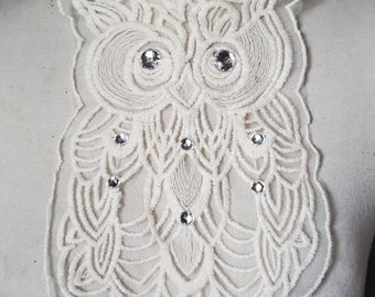 Cute owl applique    embroidered   with   rhinestones    1 pieces listing