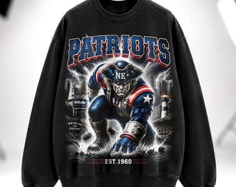 New England Retro Football Shirt,New England Graphic Tee Hoodie Crewneck Sweatshirt, Vintage Americana Unisex Apparel, Oversized Streetwear.
