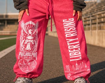 Calça de moletom Philadelphia American Football, modelo jogger vintage com estampa do horizonte da cidade, estilo streetwear gótico, calça esportiva unissex de tecido pesado e lavagem especial.
